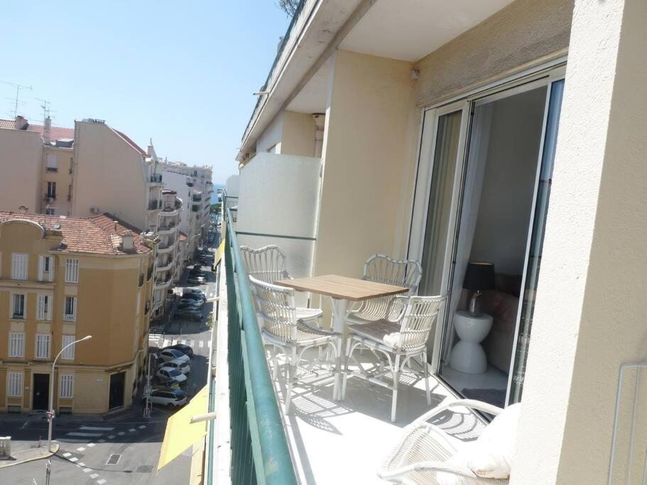 Two Bedroom Apartment Next To The Croisette In Cannes A Short Walk To The Palais Des Festivals - 1961 ภายนอก รูปภาพ